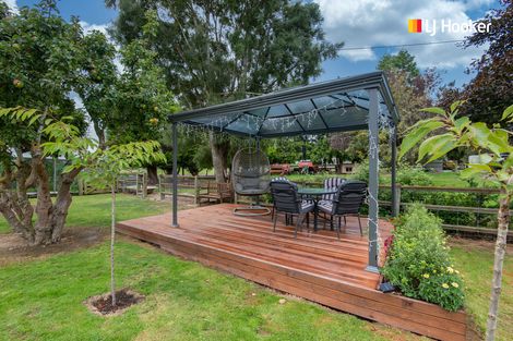 Photo of property in 495 Centre Road, Momona, Outram, 9073