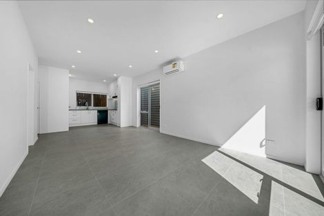 Photo of property in 9c Edgerton Road, Te Atatu Peninsula, Auckland, 0610