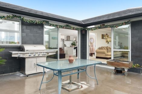 Photo of property in 17 Kanono Close, Papamoa Beach, Papamoa, 3118