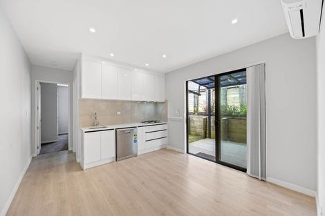 Photo of property in 13 Lumber Rise, Swanson, Auckland, 0614