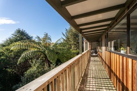 Photo of property in 37 Greyfriars Crescent, Tawa, Wellington, 5028