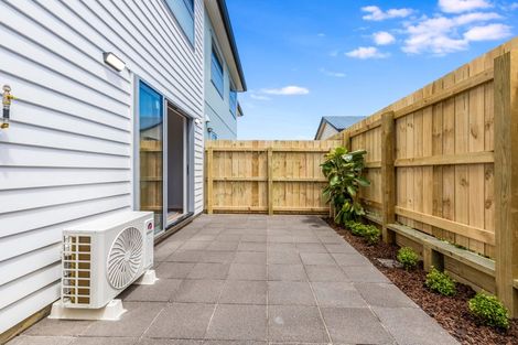 Photo of property in 2/12 Mana Avenue, Titahi Bay, Porirua, 5022