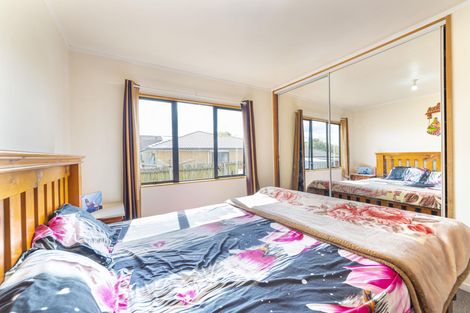 Photo of property in 1/93 Aviemore Drive, Highland Park, Auckland, 2010