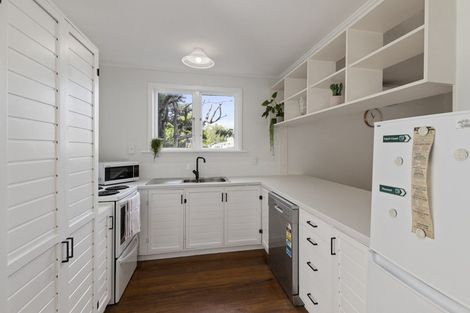 Photo of property in 24 Alexander Road, Raumati Beach, Paraparaumu, 5032