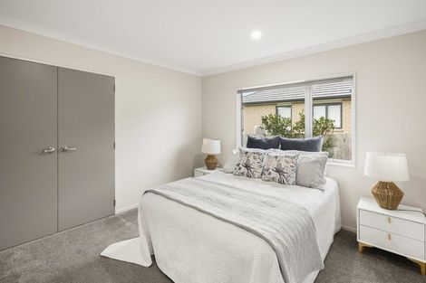Photo of property in 16 Twin Parks Rise, Papakura, 2110