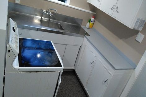 Photo of property in 61 Rolleston Street, Mount Cook, Wellington, 6021