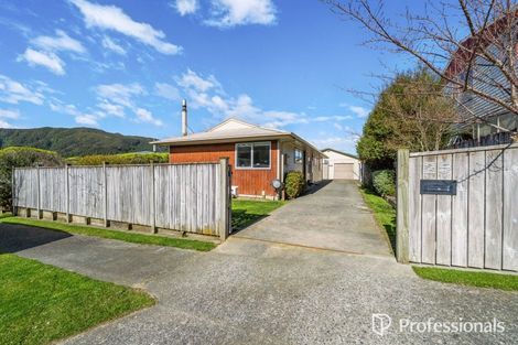 Photo of property in 25 Kendal Grove, Wainuiomata, Lower Hutt, 5014