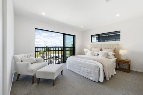 Photo of property in 121 Waituarua Drive, Takanini, Auckland, 2112