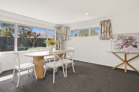 Photo of property in 10 Linkwater Way, Parklands, Christchurch, 8083