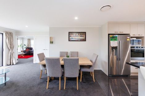 Photo of property in 6 Varsity Heights, Fitzherbert, Palmerston North, 4410