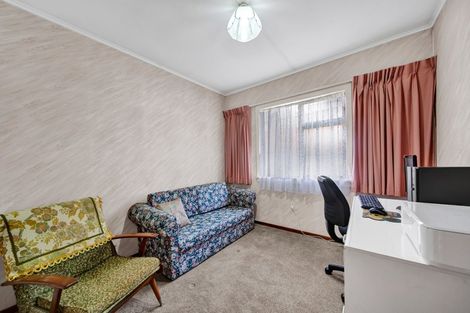 Photo of property in 32 Beaumont Crescent, Frankleigh Park, New Plymouth, 4310