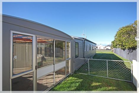 Photo of property in 5 Linklater Avenue, Foxton Beach, Foxton, 4815
