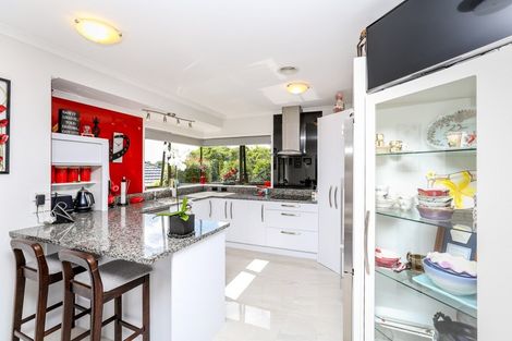 Photo of property in 5 Ashmore Drive, Frankleigh Park, New Plymouth, 4310