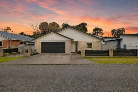 Photo of property in 24 Moulton Street, Moturoa, New Plymouth, 4310