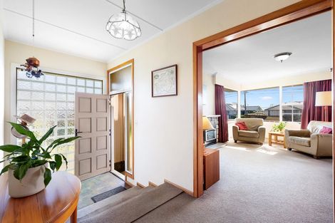 Photo of property in 5 Smith Road, Merrilands, New Plymouth, 4312