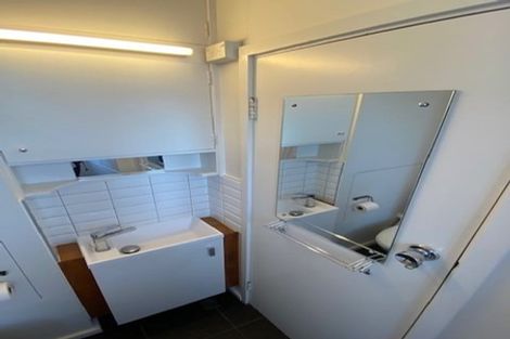 Photo of property in Fairmont Flats, 3c/20 Maarama Crescent, Aro Valley, Wellington, 6021