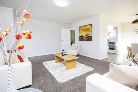 Photo of property in 8 Elizabeth Drive, West Harbour, Auckland, 0618