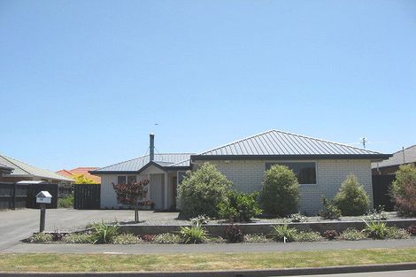 Photo of property in 12 Rue De La Mare, Parklands, Christchurch, 8083