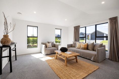 Photo of property in 12 Lewis Way, Cambridge, 3434