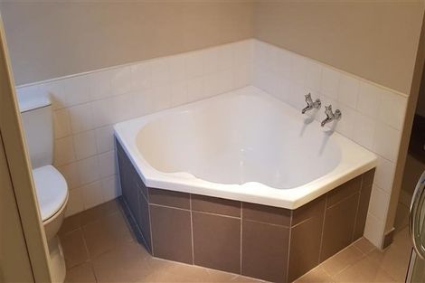 Photo of property in 103 Island Bay Road, Beach Haven, Auckland, 0626