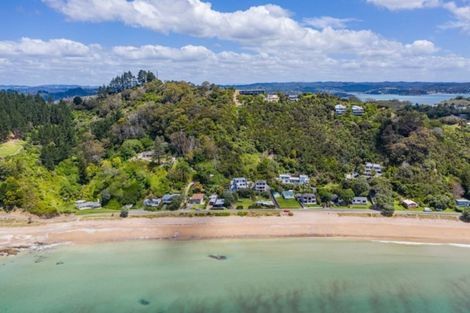 Photo of property in 129 Long Beach Road, Russell, 0202