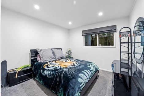 Photo of property in 9 Sandown Road, Rothesay Bay, Auckland, 0630
