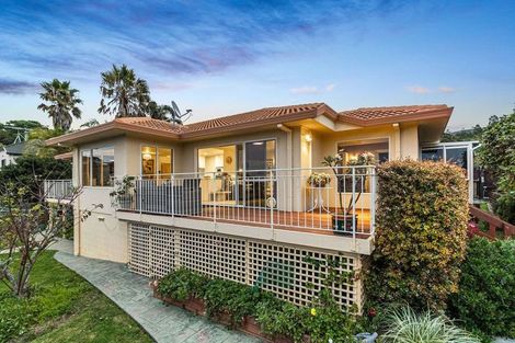 Photo of property in 4 Astor Place, Orewa, 0931