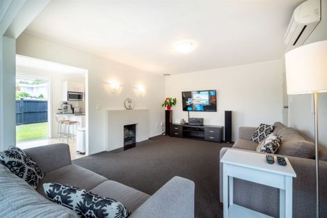Photo of property in 1/32 Trinidad Road, Sunnynook, Auckland, 0620