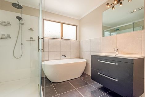 Photo of property in 8 Chippendale Crescent, Highbury, Palmerston North, 4412