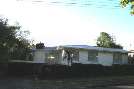 Photo of property in 62 Sylvan Crescent, Te Atatu South, Auckland, 0610