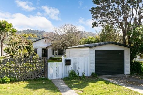 Photo of property in 22 Izard Road, Khandallah, Wellington, 6035