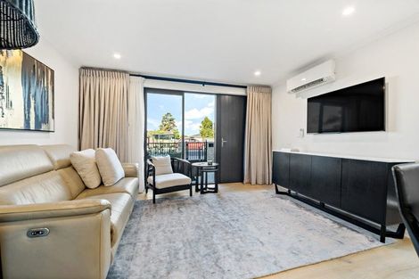 Photo of property in 8 Patariki Way, Beach Haven, Auckland, 0626