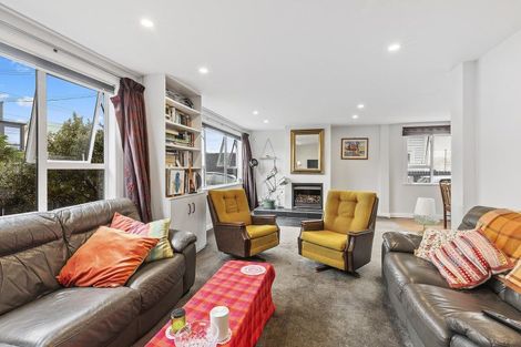 Photo of property in 101 Apu Crescent, Lyall Bay, Wellington, 6022