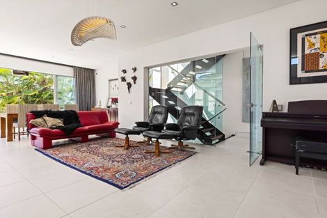 Photo of property in 19 Kilmore Street, Christchurch Central, Christchurch, 8013
