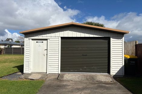 Photo of property in 6 Mountbatten Place, Papakura, 2110