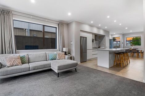 Photo of property in 6 Kapia Road, Westgate, Auckland, 0614