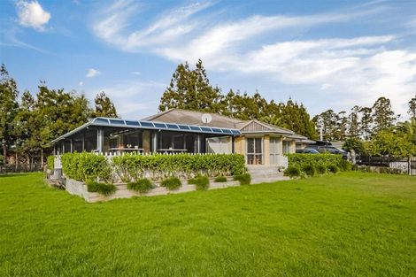 Photo of property in 278 Boord Crescent, Kumeu, 0891