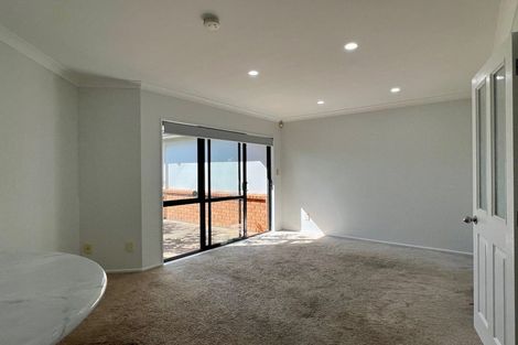 Photo of property in 8 Shankill Place, East Tamaki, Auckland, 2013