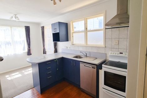 Photo of property in 50 Batchelor Street, Newlands, Wellington, 6037