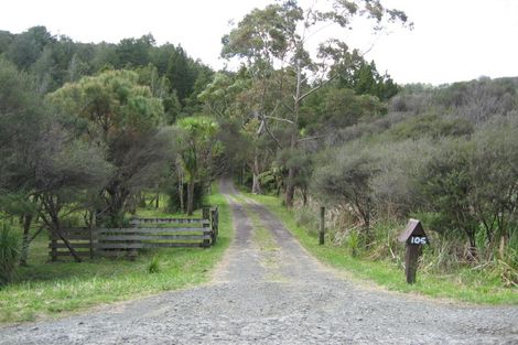 Photo of property in 105 Te Henga Road, Waitakere, Henderson, 0781