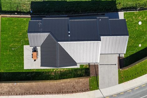 Photo of property in 100 Waipunahau Road, Waikanae, 5036