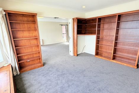 Photo of property in 2 Flint Way, Northland, Wellington, 6012