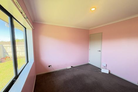 Photo of property in 53 Makora Road, Massey, Auckland, 0614