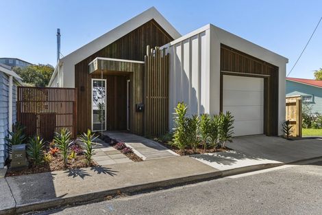 Photo of property in 6 Aubrey Street, New Plymouth, 4310