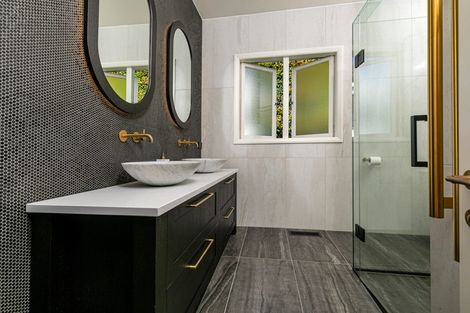 Photo of property in 1/27 Summer Street, Stanley Point, Auckland, 0624