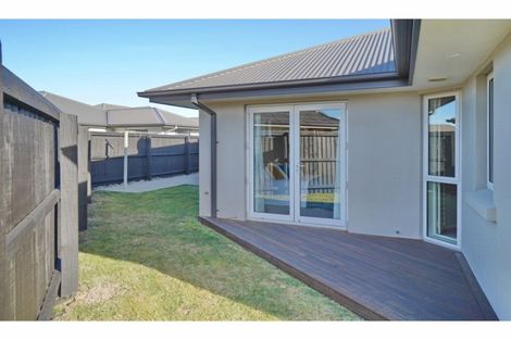 Photo of property in 5 Corsican Grove, Parklands, Christchurch, 8083