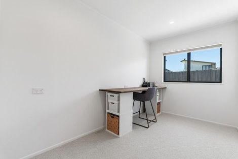 Photo of property in 111 Dickson Road, Papamoa Beach, Papamoa, 3118