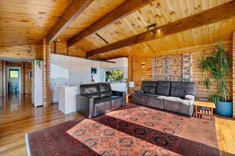 Photo of property in 3 Edwin Mitchelson Road, Muriwai, Waimauku, 0881