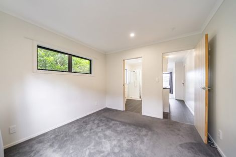 Photo of property in 9 Lowry Heights, Stokes Valley, Lower Hutt, 5019