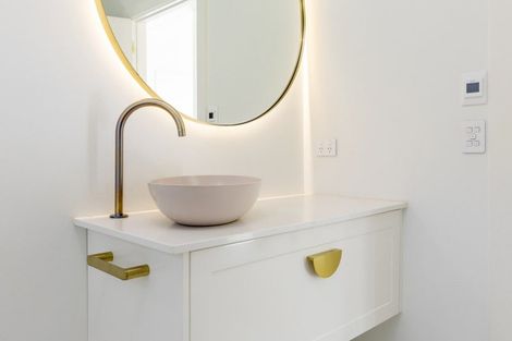 Photo of property in 13 Lochinvar Lane, Acacia Bay, Taupo, 3385